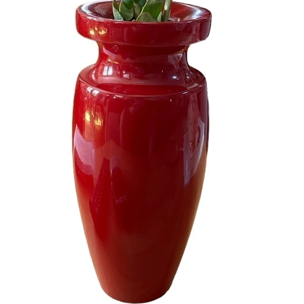 BEAUTIFUL Asian inspired carved wooden vase, lacquered, excellent condition